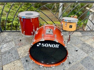 Sonor Phonic Plus 80’s 22” bass drum, 16” floor and 10” tom