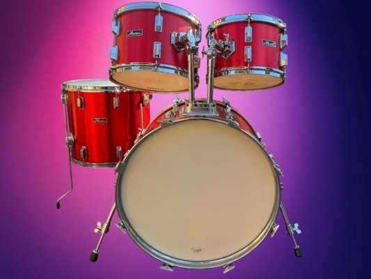 Pearl Maxwin 4pce mahogany shell pack in hairline red- excellent condition