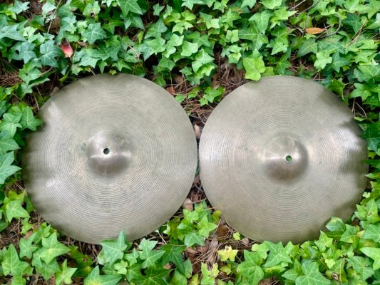 Ufip vintage 70s cymbals - 15” hi hats - 20” Medium Crash/Ride